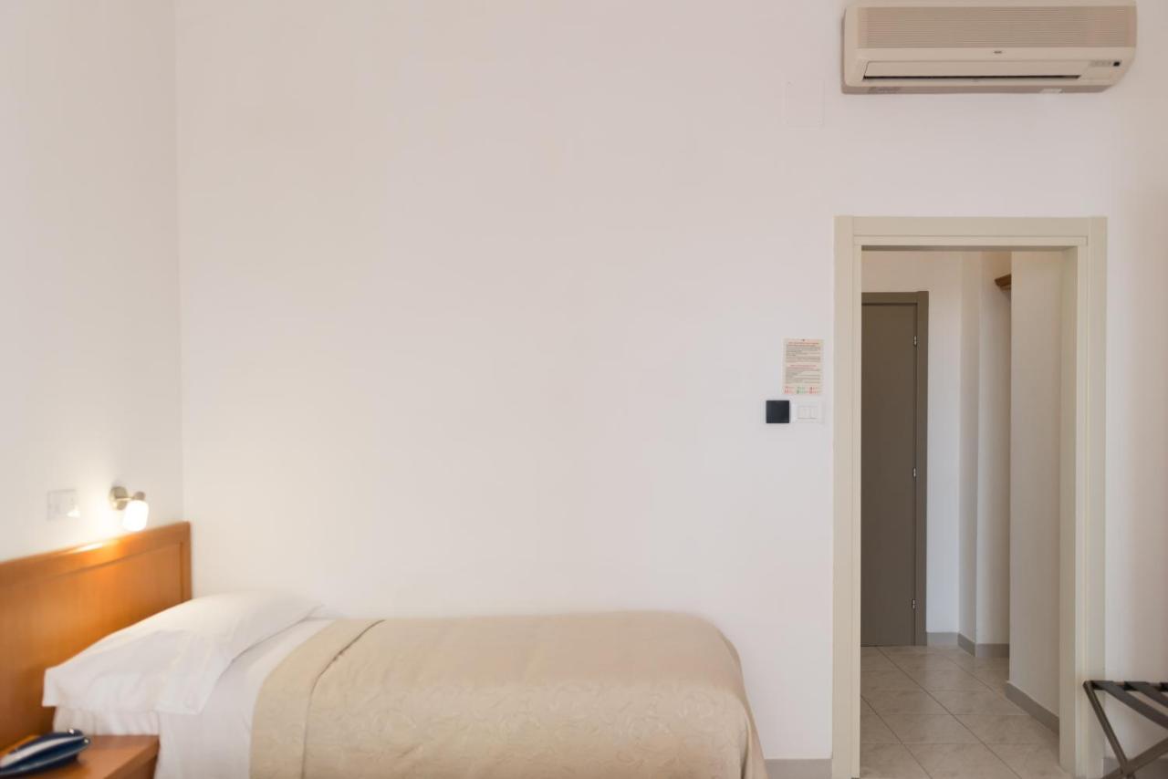 Hotel Viola Gaeta Exterior photo